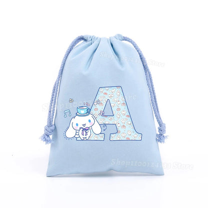 Simpatica borsa con coulisse per ragazza Cinnamoroll Sanrio Lettera Anime AZ Stampa portatile per bambini Kawaii Festa di compleanno Tasca a mano Giocattolo Custodia regalo