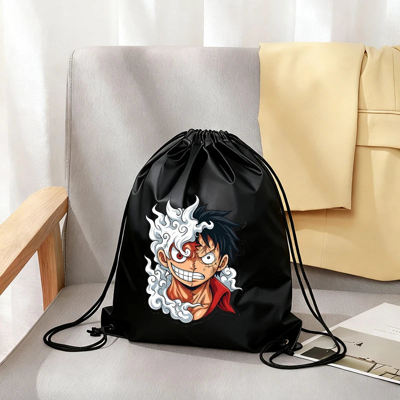 Borsa sportiva pieghevole portatile con coulisse nera per ragazzi, ispirata all'anime One Piece, con doppia tracolla, per palestra e tempo libero.