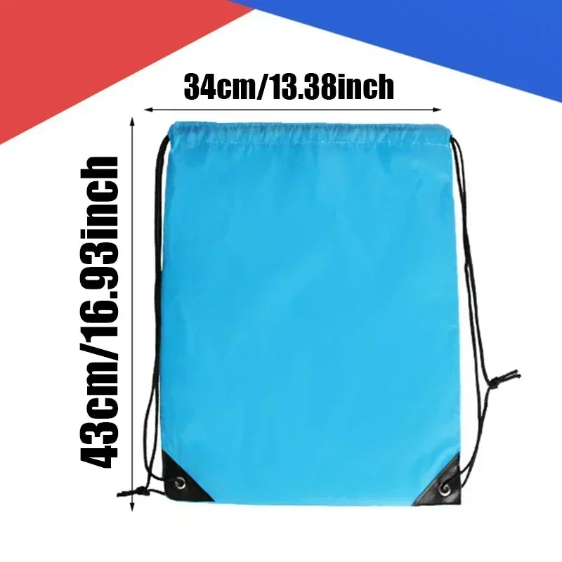Borsa sportiva pieghevole portatile con coulisse nera per ragazzi, ispirata all'anime One Piece, con doppia tracolla, per palestra e tempo libero.