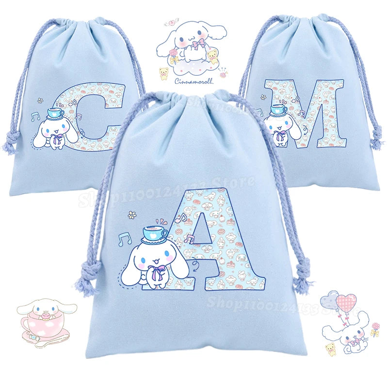 Simpatica borsa con coulisse per ragazza Cinnamoroll Sanrio Lettera Anime AZ Stampa portatile per bambini Kawaii Festa di compleanno Tasca a mano Giocattolo Custodia regalo