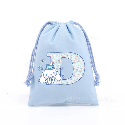 Simpatica borsa con coulisse per ragazza Cinnamoroll Sanrio Lettera Anime AZ Stampa portatile per bambini Kawaii Festa di compleanno Tasca a mano Giocattolo Custodia regalo