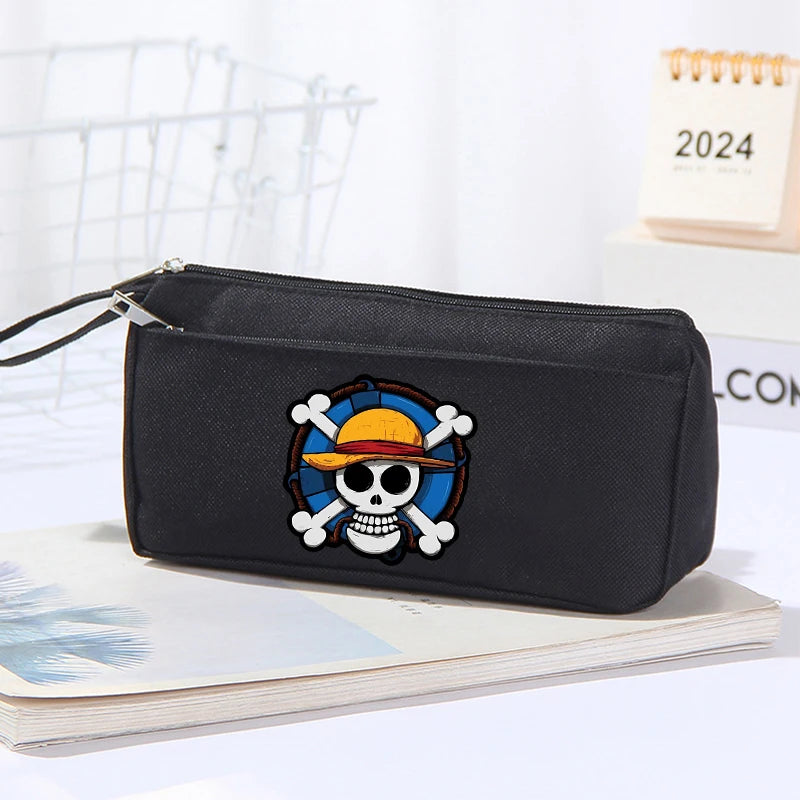 Astuccio per matite One Piece per ragazzi, a doppio strato, portatile, in tessuto Oxford, semplice, carino, con personaggi dei videogiochi, grande capacità, in tela, per bambini, anime