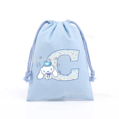 Simpatica borsa con coulisse per ragazza Cinnamoroll Sanrio Lettera Anime AZ Stampa portatile per bambini Kawaii Festa di compleanno Tasca a mano Giocattolo Custodia regalo