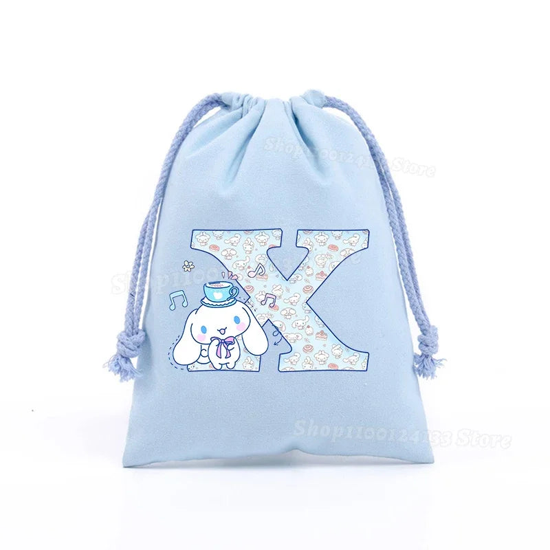 Simpatica borsa con coulisse per ragazza Cinnamoroll Sanrio Lettera Anime AZ Stampa portatile per bambini Kawaii Festa di compleanno Tasca a mano Giocattolo Custodia regalo
