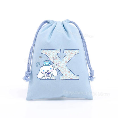 Simpatica borsa con coulisse per ragazza Cinnamoroll Sanrio Lettera Anime AZ Stampa portatile per bambini Kawaii Festa di compleanno Tasca a mano Giocattolo Custodia regalo