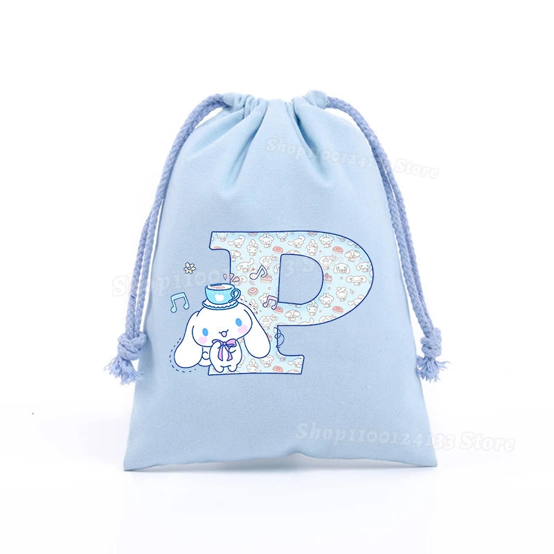 Simpatica borsa con coulisse per ragazza Cinnamoroll Sanrio Lettera Anime AZ Stampa portatile per bambini Kawaii Festa di compleanno Tasca a mano Giocattolo Custodia regalo